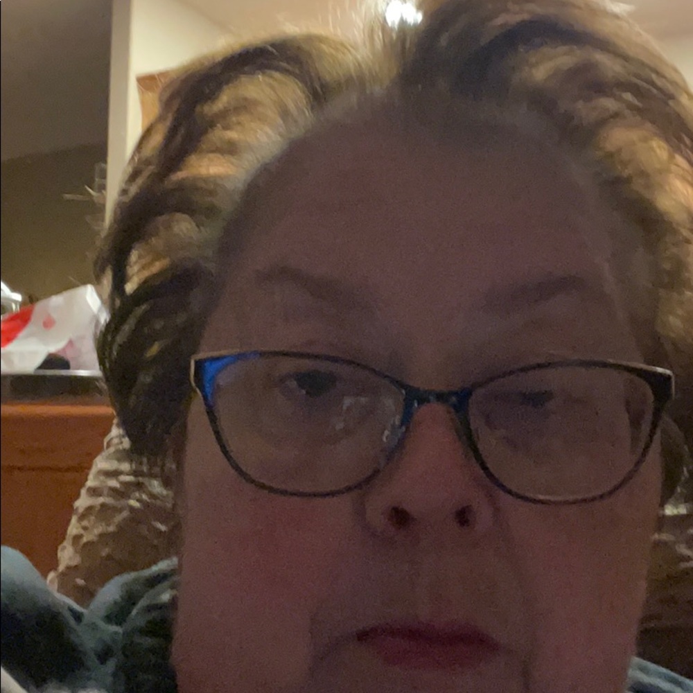 Meet your Posher, Roxanne